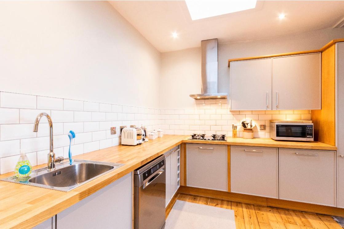 New Town Apartment With Castle View Edinburgh Dış mekan fotoğraf