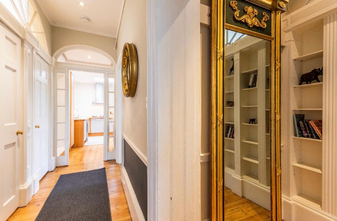New Town Apartment With Castle View Edinburgh Dış mekan fotoğraf